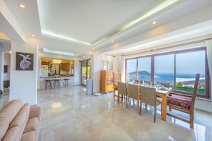 Dining - Kalkan İslamlar'da Devasa Özel Havuzlu Lüks 5 Odalı Taş Villa (Antalya)
