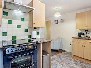 Oven, dishwasher, cookware/dishes/utensils - 1 Bed in Wymondham (oc-43278) (Wymondham)
