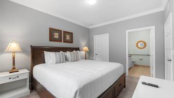 2 bedrooms, WiFi (free), bed sheets