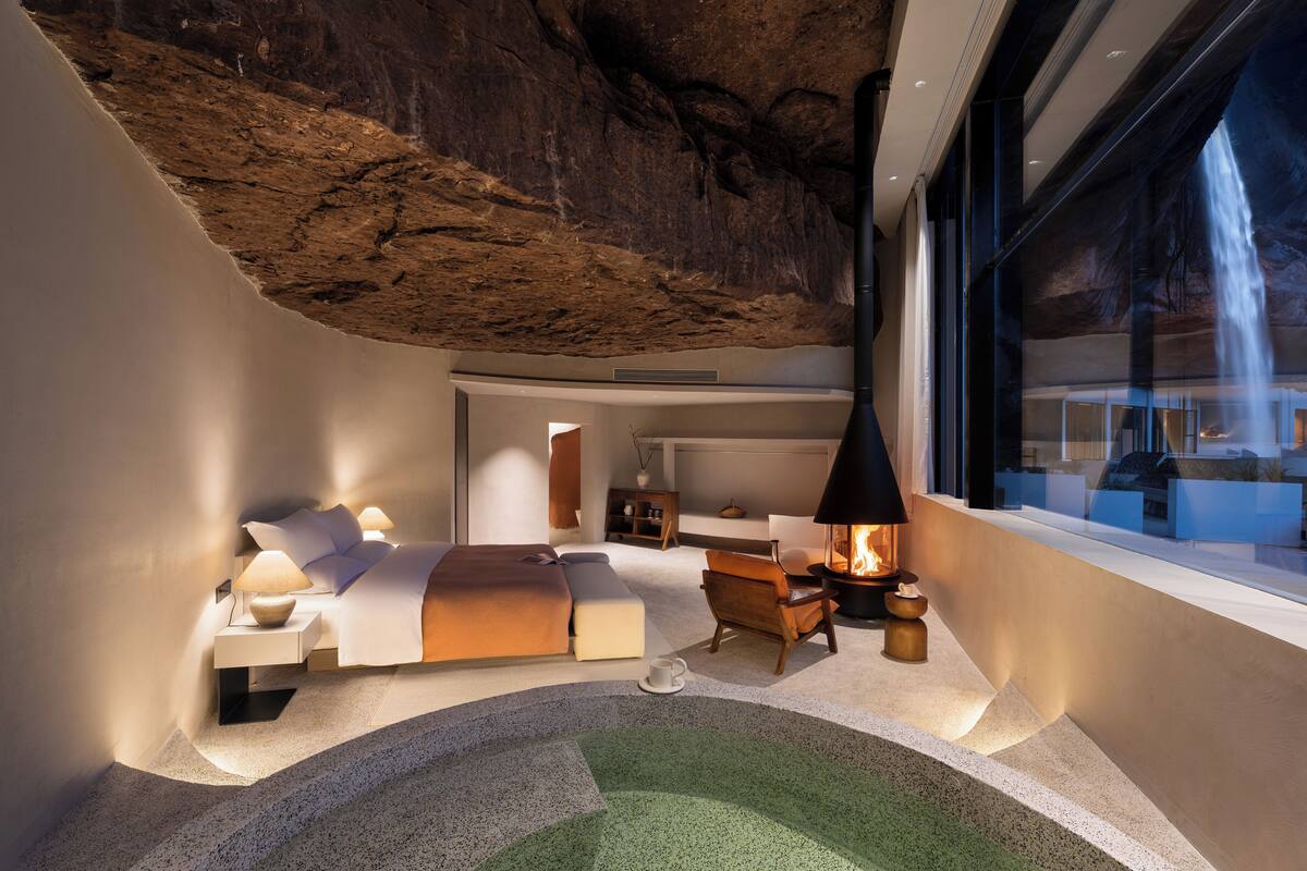 Habitación doble de luna de miel, vista a la montaña | Edredón, minibar, cortinas blackout y wifi gratis 