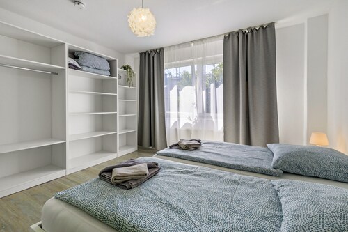 Apartment 'Rhein Living Business' with Wi-Fi