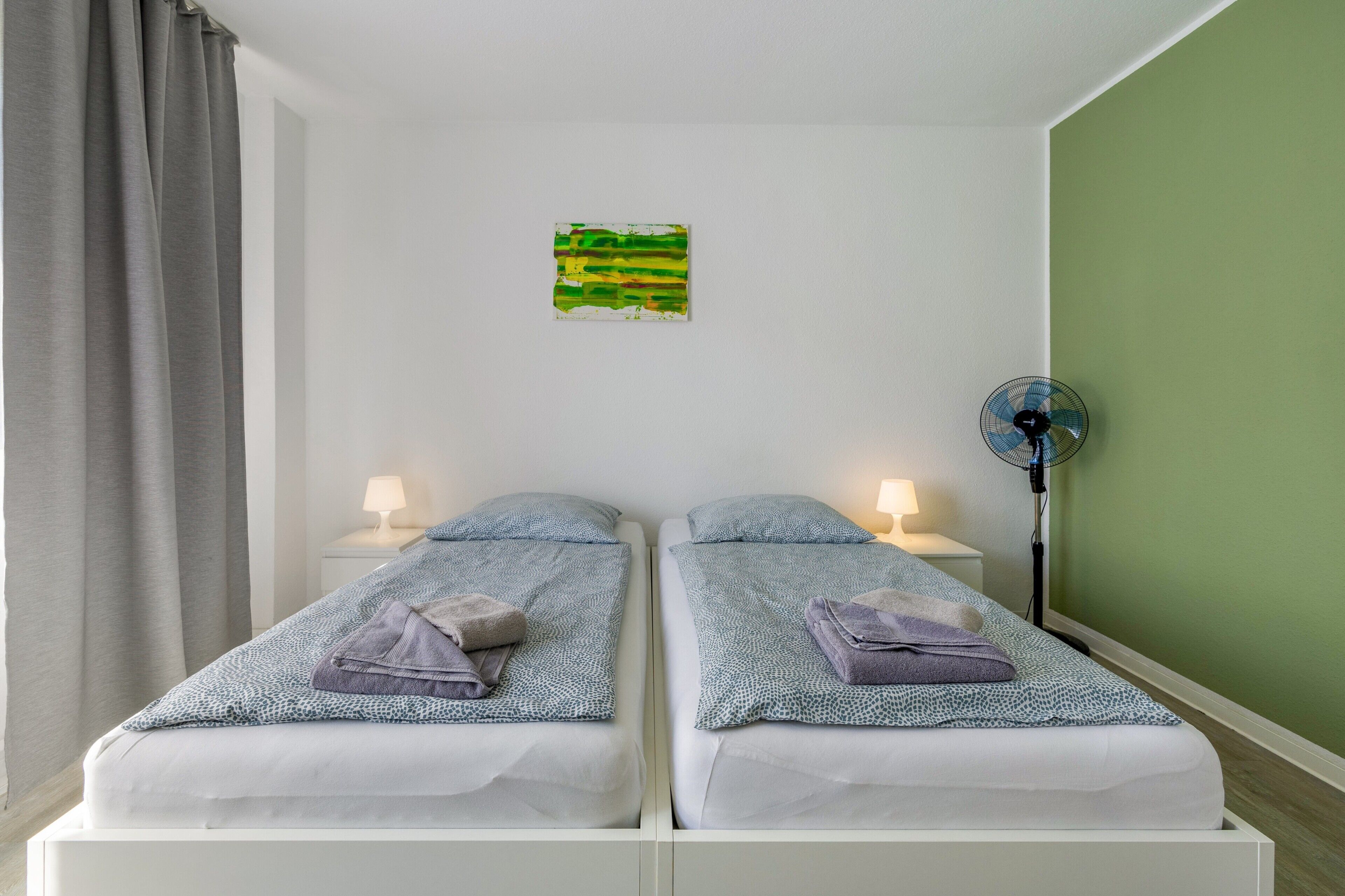1 slaapkamer, een strijkplank/strijkijzer, wifi, beddengoed