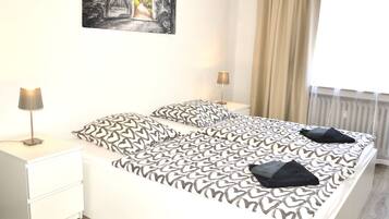 1 habitación, tabla de planchar con plancha, wifi y ropa de cama