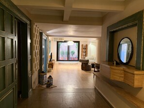 Lobby - The Diplomatic Quarter Hideaway 2BR Quiet Backyard (Cairo Governorate)