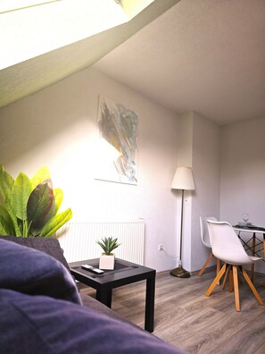 Living area - Apartment 'Flora Modern Living' with Wi-Fi (Duisburg)