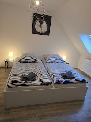 Bügeleisen/Bügelbrett, WLAN, Bettwäsche