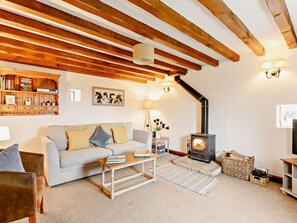 TV, fireplace - 2 Bed in Bakewell (oc-44607) (Little Longstone)