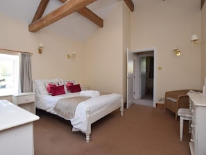 3 Schlafzimmer, Reisekinderbett, kostenloses WLAN, Bettwäsche