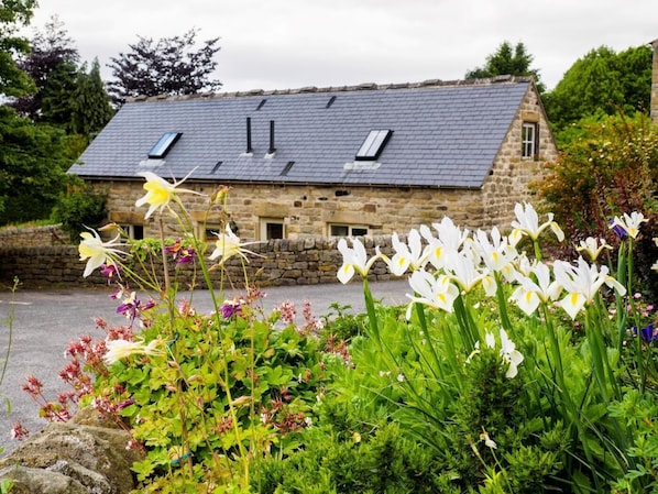 Property grounds - 1 Bed in Curbar (oc-pk454) (Curbar)