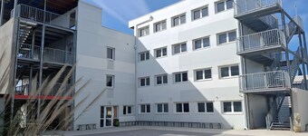 Room with Shared Terrace and Wi-Fi, 10 Minutes from the Beach