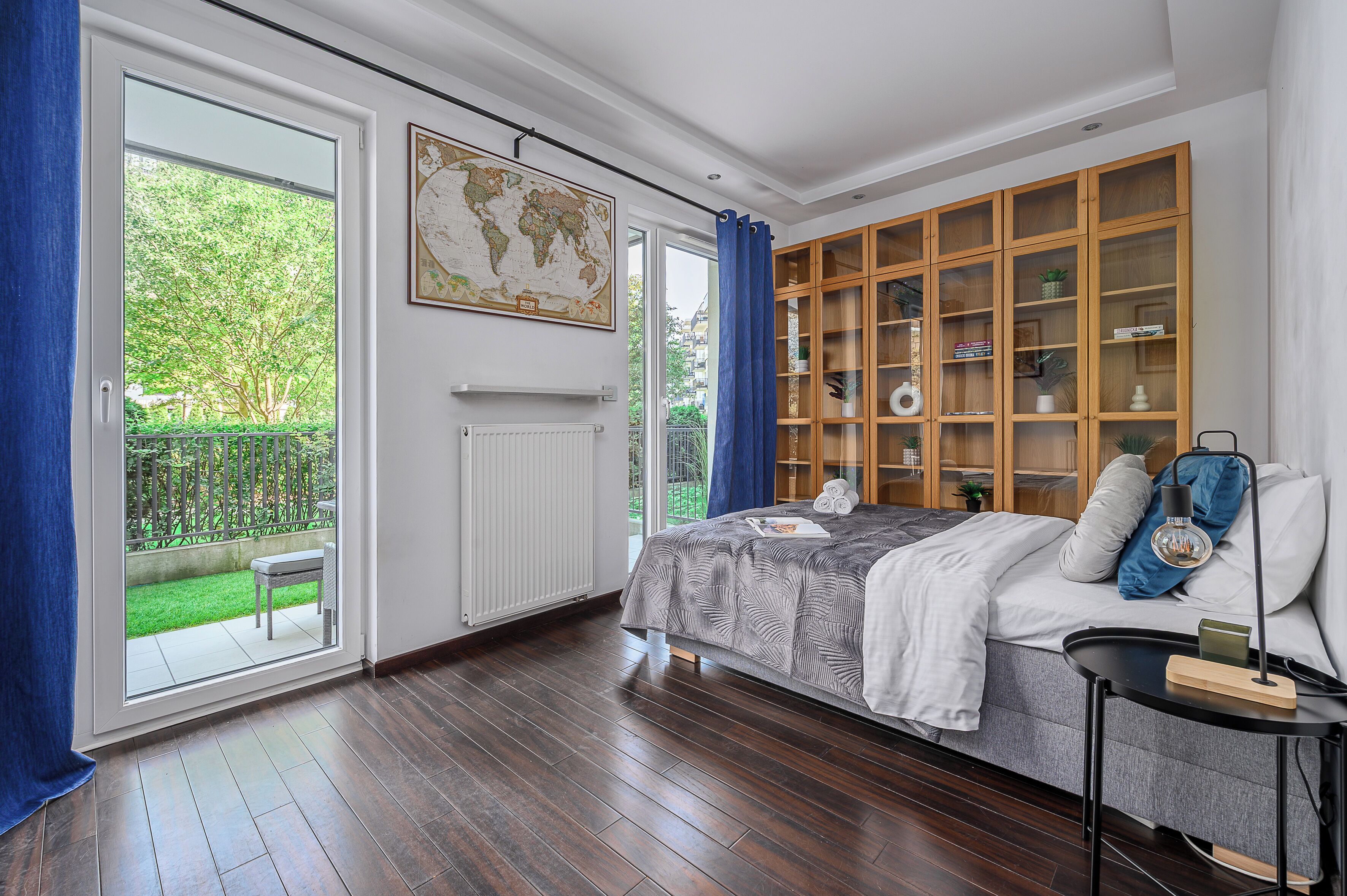 Departamento Deluxe, 2 habitaciones, vista al patio | Ropa de cama hipoalergénica, cortinas blackout y insonorización 
