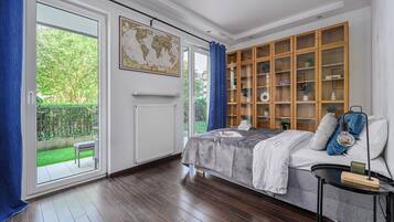 Departamento Deluxe, 2 habitaciones, vista al patio | Ropa de cama hipoalergénica, cortinas blackout y insonorización