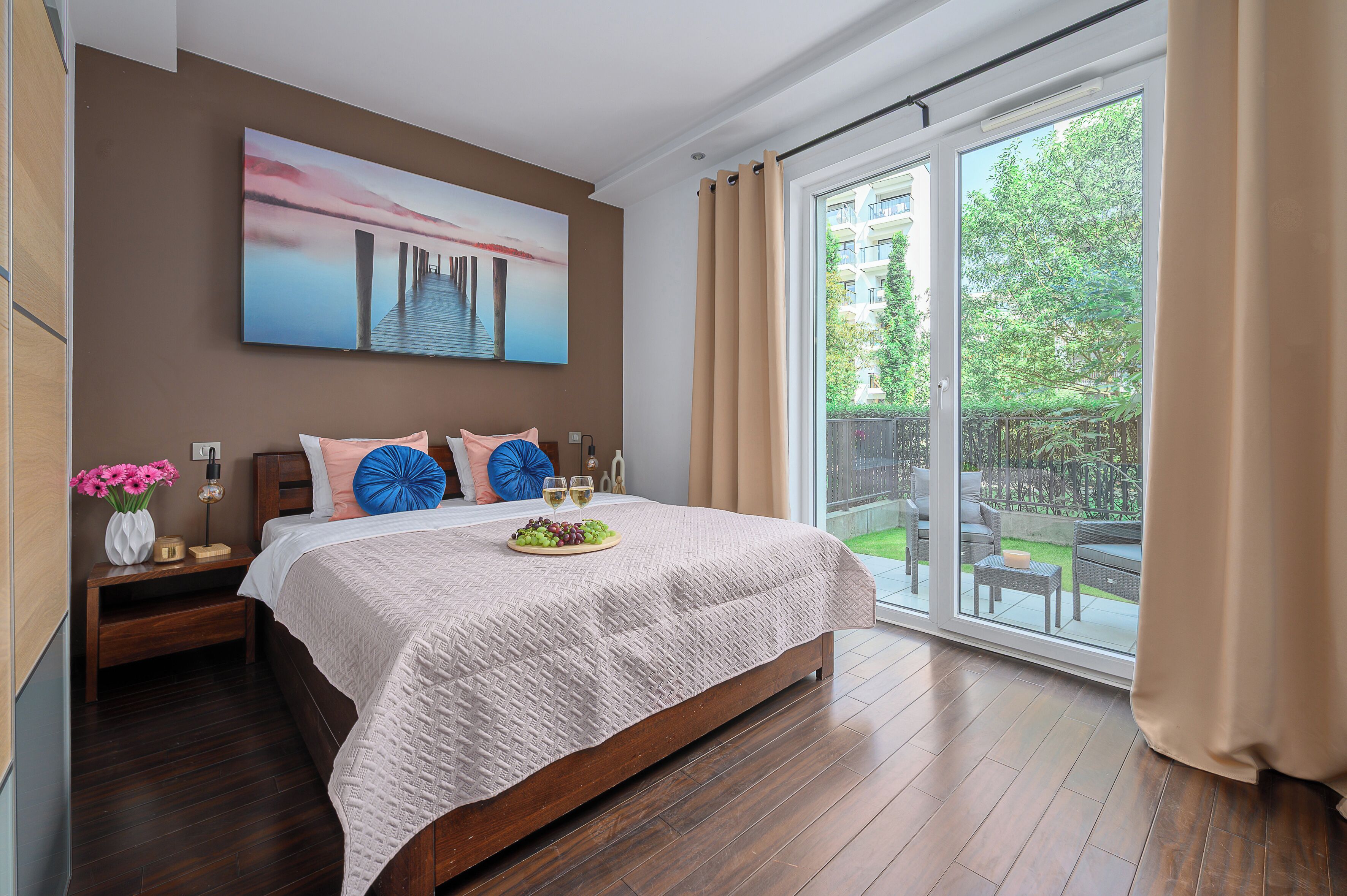 Deluxe Apartment, 2 Bedrooms, Courtyard View | Hypo-allergenic bedding, blackout curtains, soundproofing