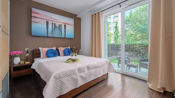 Departamento Deluxe, 2 habitaciones, vista al patio | Ropa de cama hipoalergénica, cortinas blackout y insonorización