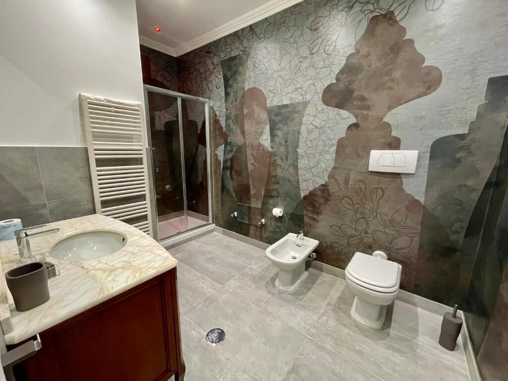 Luxury Triple Room, Balcony, City View | Bathroom