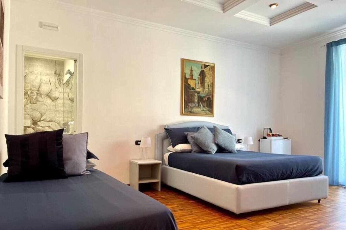 Suíte júnior, sacada, vista para a cidade | Cofres nos quartos, cortinas blackout, Wi-Fi de cortesia