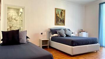 Junior Suite, Balcony, City View