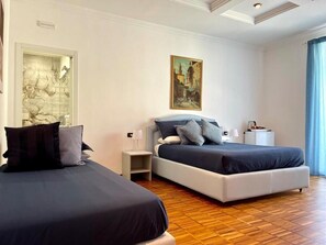 Junior suite, balkon, uitzicht op stad