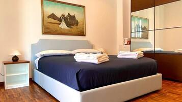 Luxury Triple Room, Balcony, City View