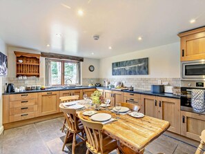 Dining - 2 Bed in Barlow (oc-pk801) (Barlow)