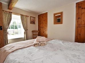 Travel cot, free WiFi, bed sheets - 2 Bed in Eyam (oc-pk812) (Eyam)