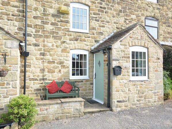 Exterior - 2 Bed in Eyam (oc-pk812) (Eyam)