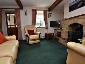 TV, fireplace - 2 Bed in Eyam (oc-pk812) (Eyam)