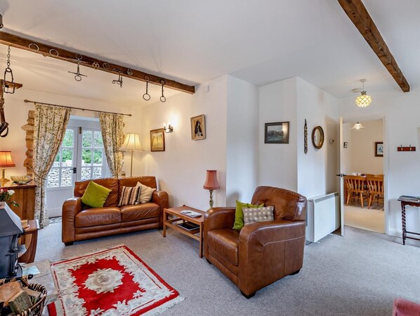 Living area - 1 Bed in Cheltenham (oc-44961) (Withington)