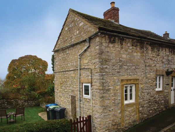 Exterior - 2 Bed in Bakewell (oc-pk932) (Ashford in the Water)