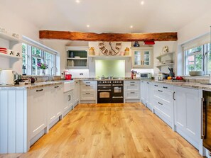 Private kitchen - 3 Bed in Brockenhurst (oc-nfl82) (Beaulieu)