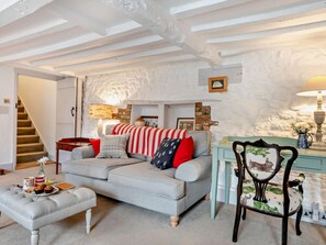 Living area - 3 Bed in Brockenhurst (oc-nfl82) (Beaulieu)