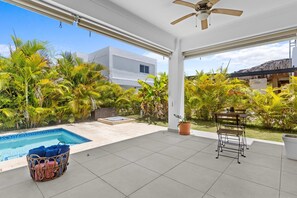 House - Modern 3BR Villa With Private Pool in Oasis del Lago by Vistacana Rentals (Punta Cana)