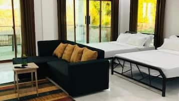 Twin Room, Balcony, Sea View | Living area