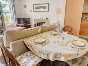 Dining - 2 Bed in Bakewell (oc-46032) (Bakewell)
