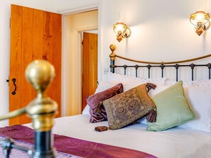 Room - 2 Bed in Sway (oc-nfl43) (Sway)