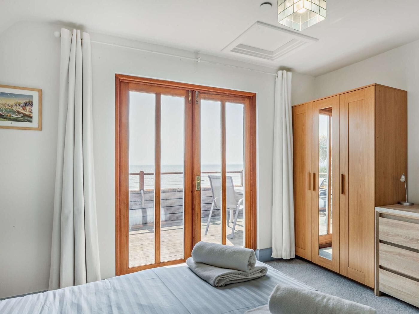 4 bedrooms, travel cot, free WiFi, bed sheets