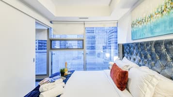 Standard Apartment | Iron/ironing board, WiFi (free), bed sheets