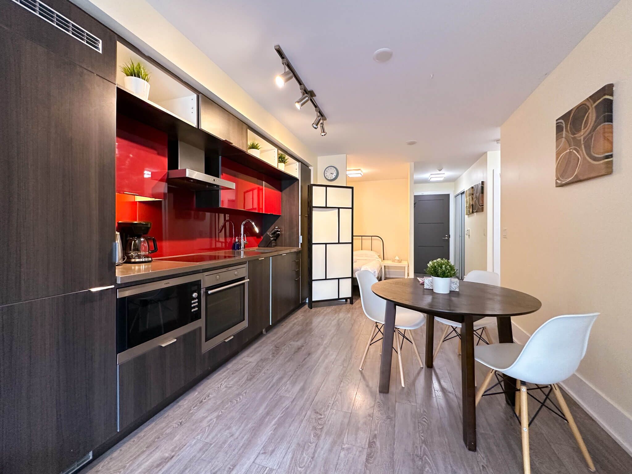 Classic Apartment | Private kitchen | Coffee/tea maker, fridge, microwave, oven