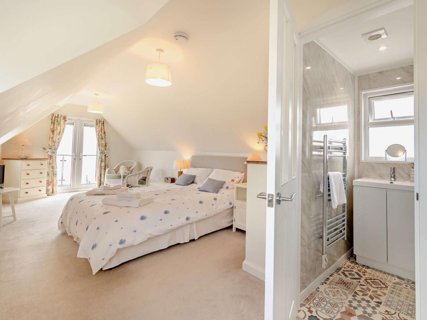 3 bedrooms, iron/ironing board, travel cot, free WiFi