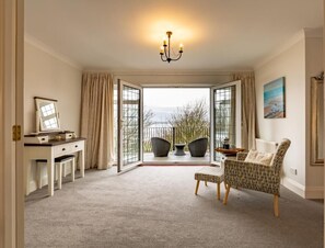 Unclassified image, 5 of 35, button - 6 Bed in Bideford (oc-47214) (Westward Ho!)