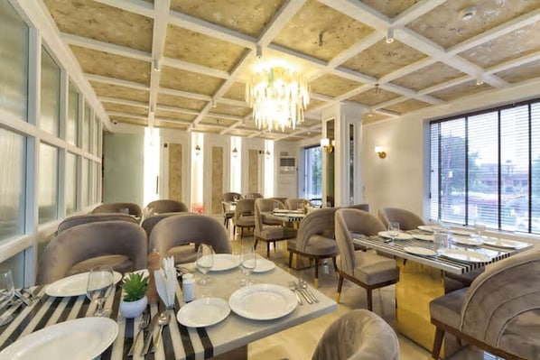 Dining - Royal 9 Hotel And Banquet (Meerut)
