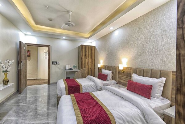 Royal 9 Hotel And Banquet - Meerut