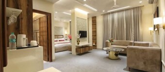 Royal 9 Hotel And Banquet