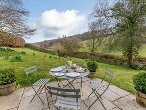 Outdoor dining - 2 Bed in Dulverton (oc-47152) (East Anstey)