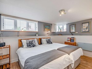 Free WiFi, bed sheets - 1 Bed in North Walsham (oc-48723) (Paston)
