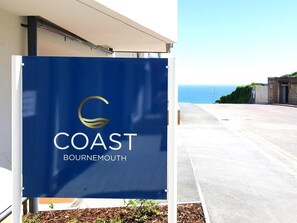 Property grounds - 2 Bed in Bournemouth (oc-48516) (Bournemouth)
