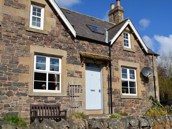 Exterior detail - 2 Bed in Duns (oc-48811) (Duns)
