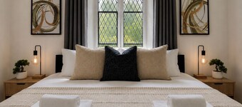 Historic Gatehouse | Private Garden | Oswestry