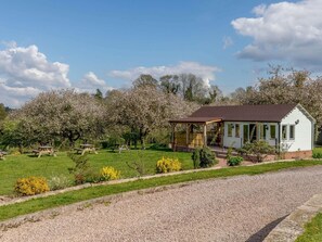 Exterior - 3 Bed in Worcester (oc-cc082) (Clifton upon Teme)