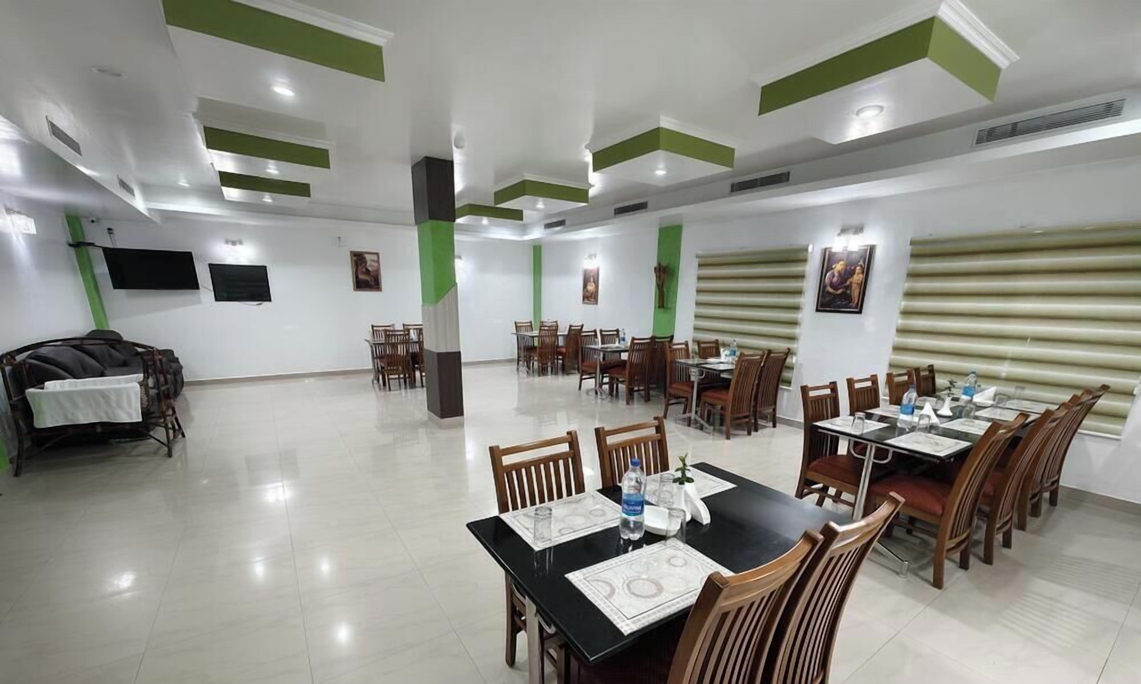 Suite | Dining